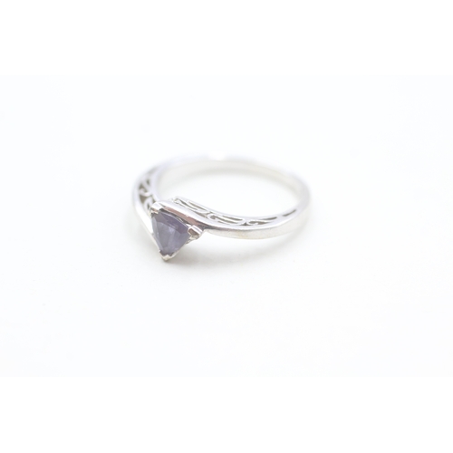 37 - 9ct white gold trilliant cut iolite dress ring (2.7g) Size  N