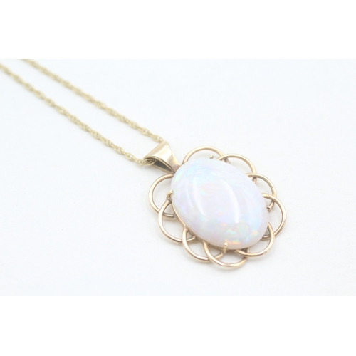 45 - 9ct gold opal pendant necklace (2g)