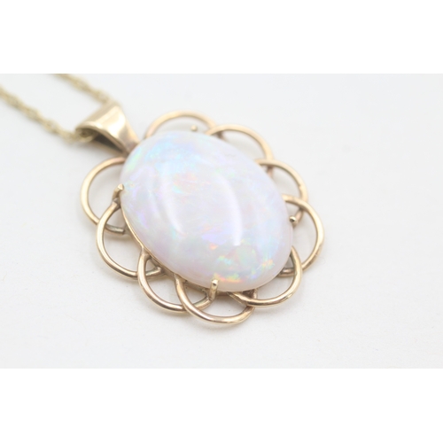 45 - 9ct gold opal pendant necklace (2g)