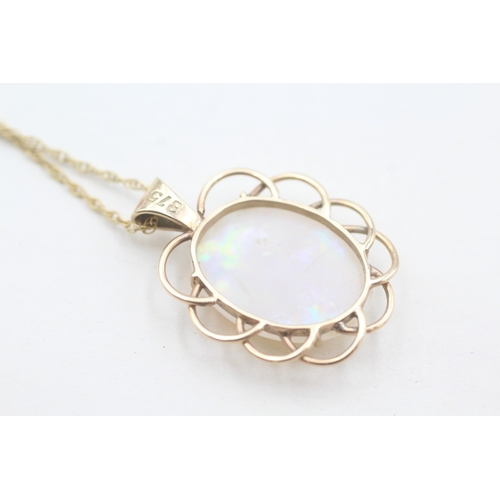 45 - 9ct gold opal pendant necklace (2g)