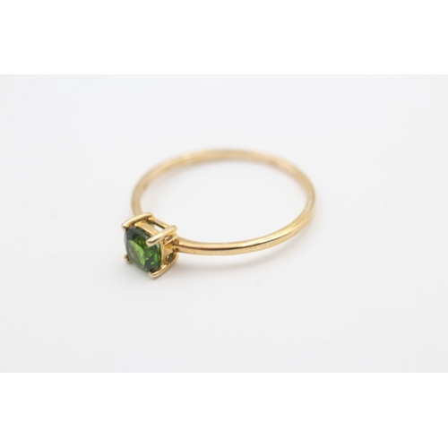 5 - 9ct gold diopside single stone ring (1.2g) Size  S