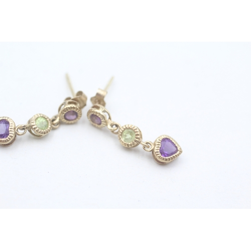 53 - 9ct gold peridot and amethyst drop earrings (1.1g)