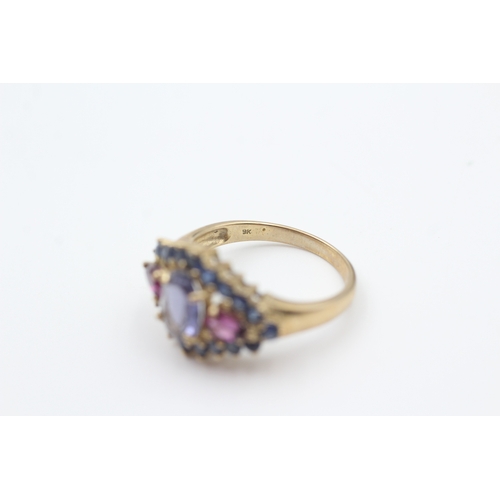 7 - 9ct gold sapphire, garnet & tanzanite dress ring (3.3g) Size  N