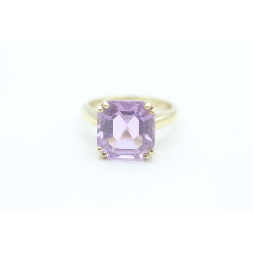 75 - 9ct gold assher cut amethyst set solitaire ring (2.2g) Size  M