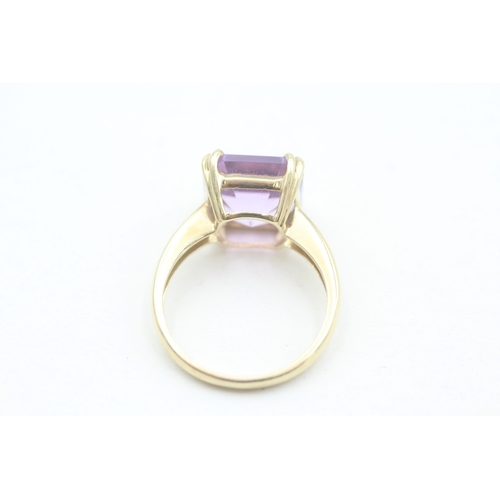 75 - 9ct gold assher cut amethyst set solitaire ring (2.2g) Size  M