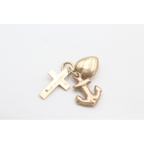 79 - 9ct gold love, faith & charity charm (1g)