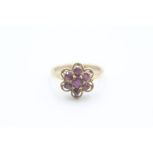 94 - 9ct gold vintage ruby set floral cluster ring (3g) Size  L