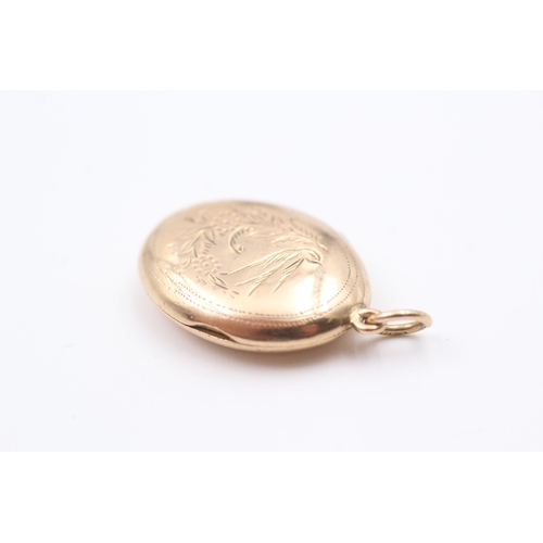 10 - 9ct gold vintage Aesthetic Movement swallow engraved oval locket (2.9g)