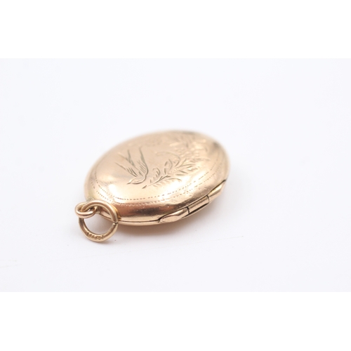 10 - 9ct gold vintage Aesthetic Movement swallow engraved oval locket (2.9g)