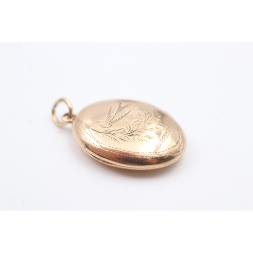 10 - 9ct gold vintage Aesthetic Movement swallow engraved oval locket (2.9g)