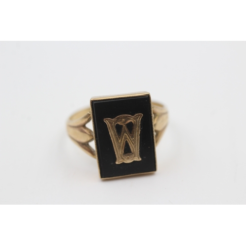 18 - 9ct gold onyx masonic signet ring letter W or M (4.1g) Size  V