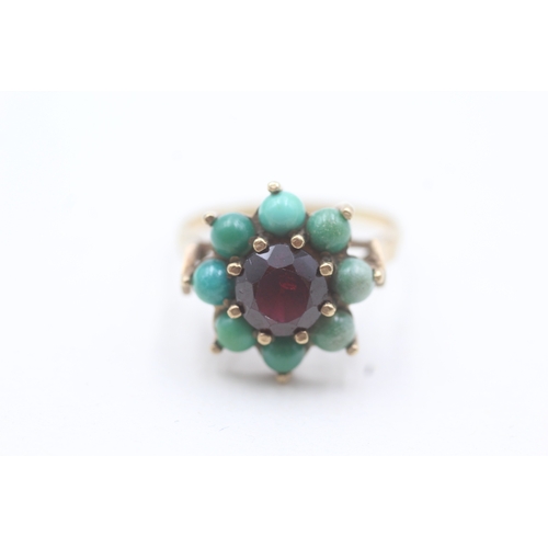 65 - 9ct gold green turquoise & garnet floral cluster cocktail ring (5.1g) Size  U