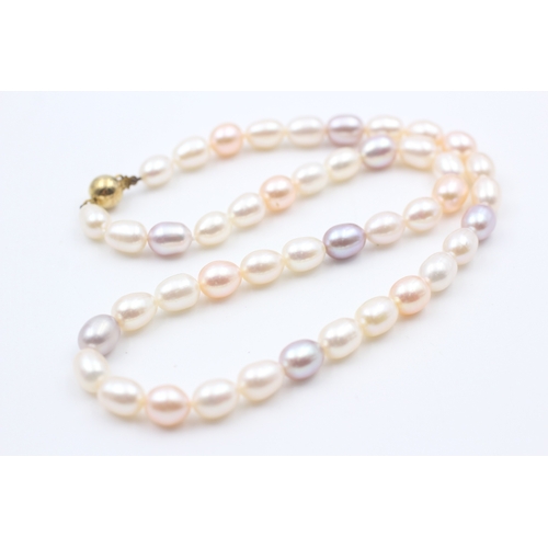 74 - 9ct gold clasp vari-hue cultured pearl single strand necklace (34.8g)