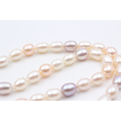 74 - 9ct gold clasp vari-hue cultured pearl single strand necklace (34.8g)