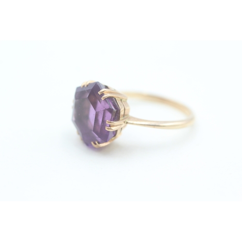 81 - 9ct gold amethyst single stone ring (3.5g) Size  S