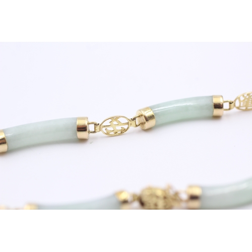 10 - 14ct gold green jade panel bracelet (1.8g)