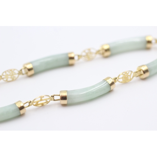 10 - 14ct gold green jade panel bracelet (1.8g)