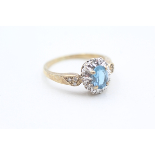 100 - 9ct gold diamond and blue topaz set cluster ring (3.2g) Size  O 1/2