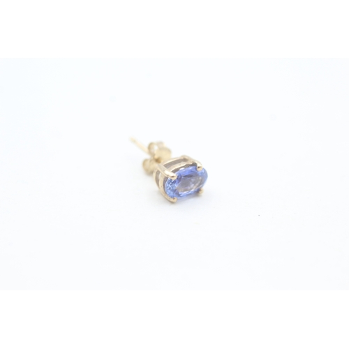 103 - 9ct gold oval cut sapphire set stud earrings (1g)