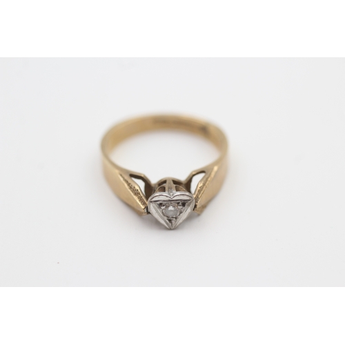 125 - 9ct gold diamond single stone heart ring (2.7g) Size  K