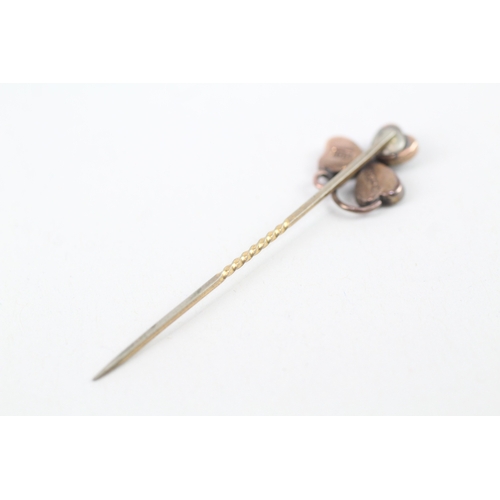 149 - 9ct gold antique conmarra marble shamrock stick pin (1.2g)