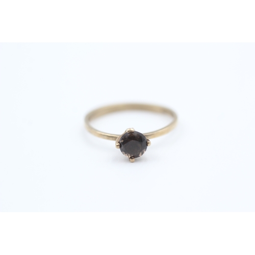 162 - 9ct gold vintage smokey quartz set solitaire ring (1g) Size  K 1/2