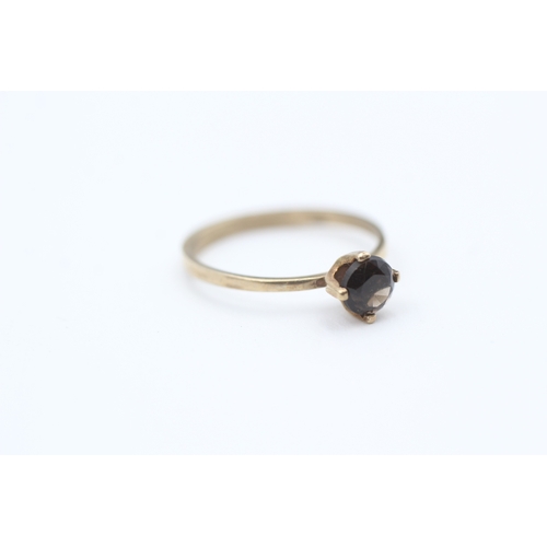 162 - 9ct gold vintage smokey quartz set solitaire ring (1g) Size  K 1/2