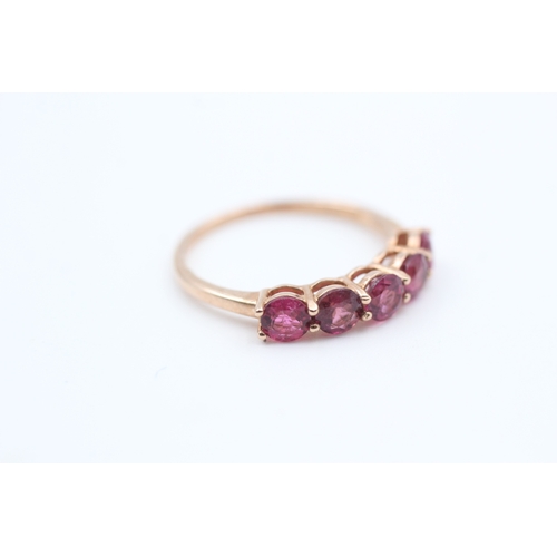 186 - 10kt rose gold pink tourmaline five stone eternity ring (1.9g) Size  O