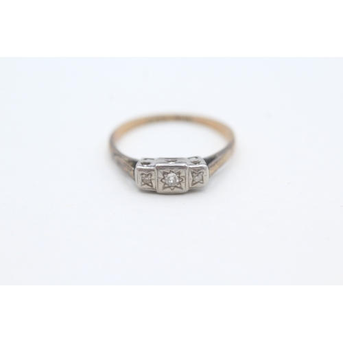 196 - 9ct gold palladium topped antique star set diamond trilogy ring (1.4g) Size  K