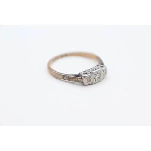 196 - 9ct gold palladium topped antique star set diamond trilogy ring (1.4g) Size  K