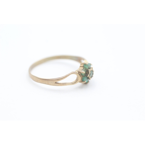 44 - 9ct gold vintage emerald set floral cluster ring (1.1g) Size  O 1/2