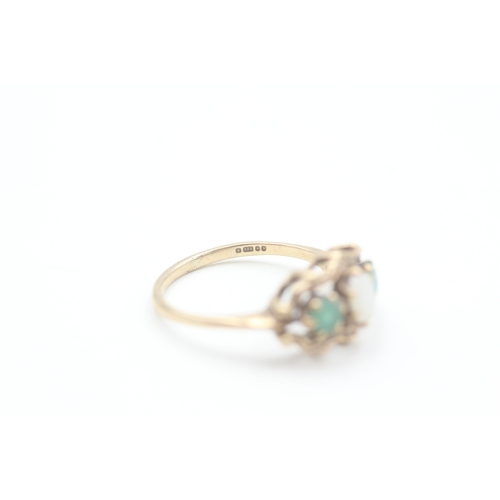 50 - 9ct gold vintage opal and emerald set cocktail ring (3g) Size  R