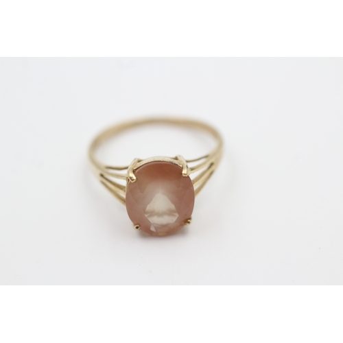 8 - 9ct gold peach sunstone single stone ring (2.2g) Size  N