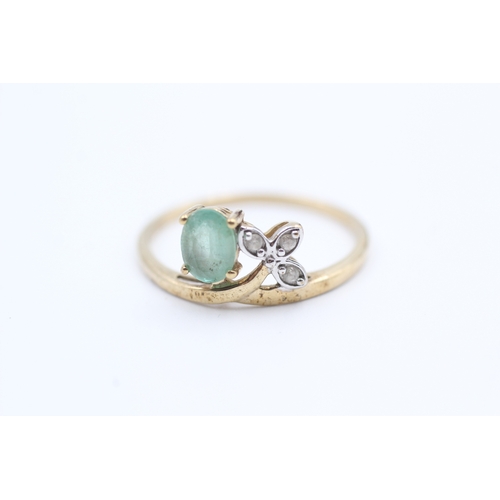 85 - 9ct gold white gemstone and emerald set wishbone shaped dress ring (1.9g) Size  T 1/2