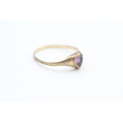 89 - 9ct gold vintage heart cut amethyst set solitaire ring (1g) Size  N