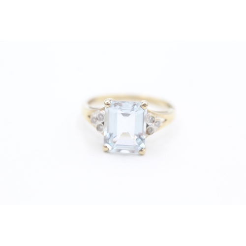 94 - 9ct gold diamond and aquamarine set cocktail ring (2g) Size  O