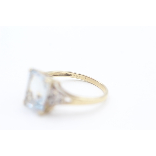 94 - 9ct gold diamond and aquamarine set cocktail ring (2g) Size  O