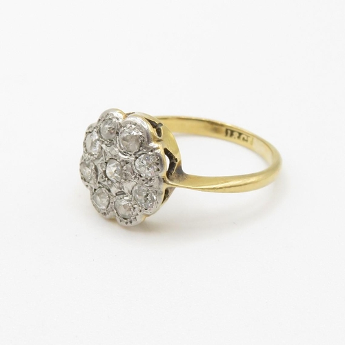 152 - 18ct gold diamond ring (2.5g) Size  L