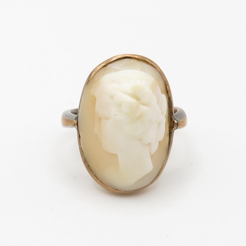 182 - 9ct gold shell cameo ring (4.2g) Size  M