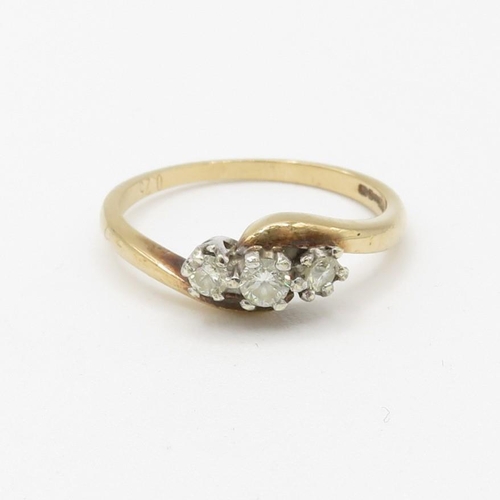 215 - 9ct gold diamond three stone ring (2.5g) Size  P