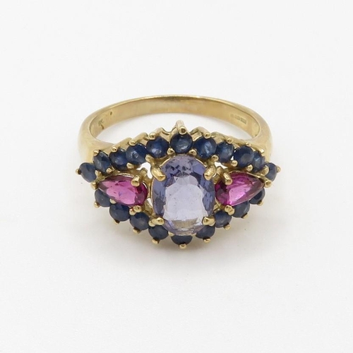 7 - 9ct gold sapphire, garnet & tanzanite dress ring (3.3g) Size  N