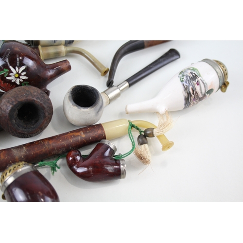 362 - Assorted Pipes Inc Vintage, Carved, Clay, Novelty, Wood, Etc Joblot