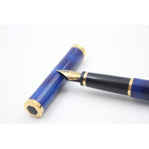 399 - Vintage Waterman Preface Blue Marble Fountain Pen w/ 18ct Gold Nib WRITING