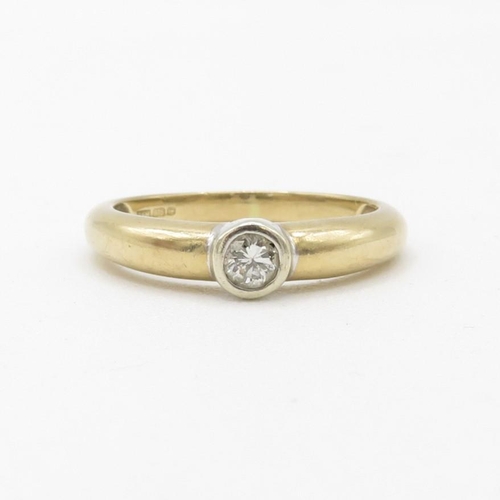 19 - 9ct gold diamond ring (2.6g) Size  M