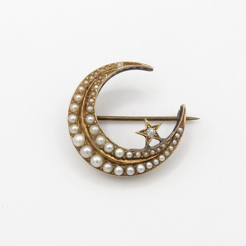 90 - 15ct gold diamond & seed pearl moon & stars brooch (7g)