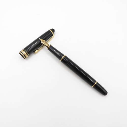 393 - Montblanc Meisterstuck Black Cased Fountain Pen w/ 14ct Gold Nib WRITING