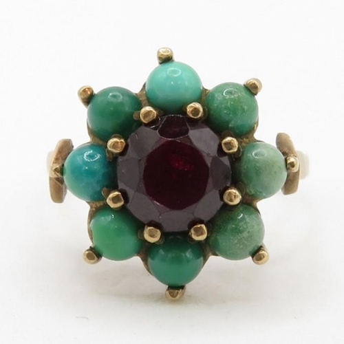 65 - 9ct gold green turquoise & garnet floral cluster cocktail ring (5.1g) Size  U