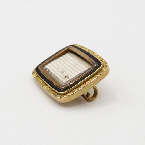 35 - 9ct gold enamelled brooch (4.6g)