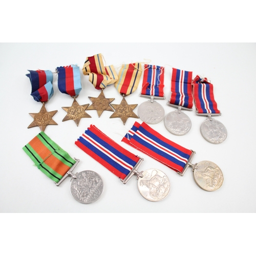 392 - WW2 Medals Inc War, Defence, Africa Stars, Etc x 10