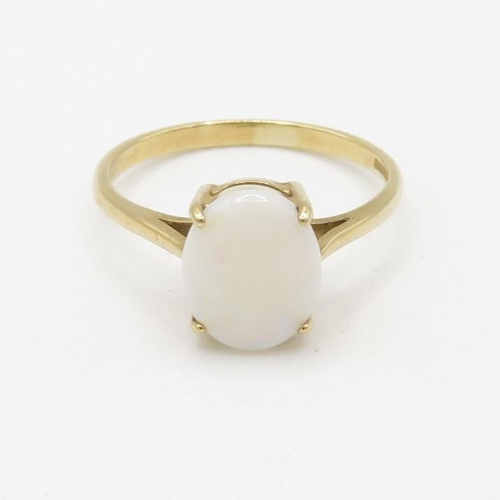 127 - 9ct gold opal single stone ring (1.9g) Size  O